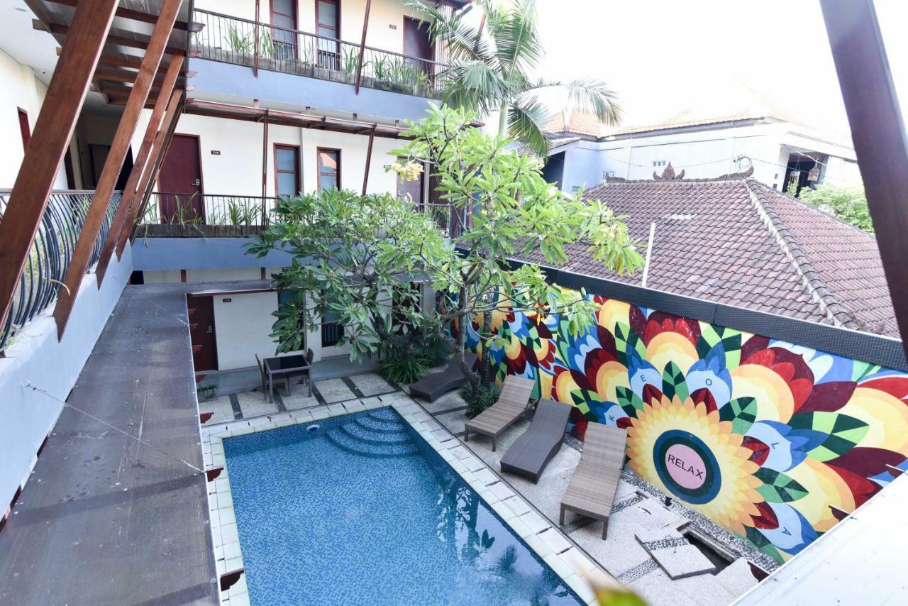 เรดดอร์ซ เนียร์ เลเกียน สตรีท Hotel กูตา ภายนอก รูปภาพ