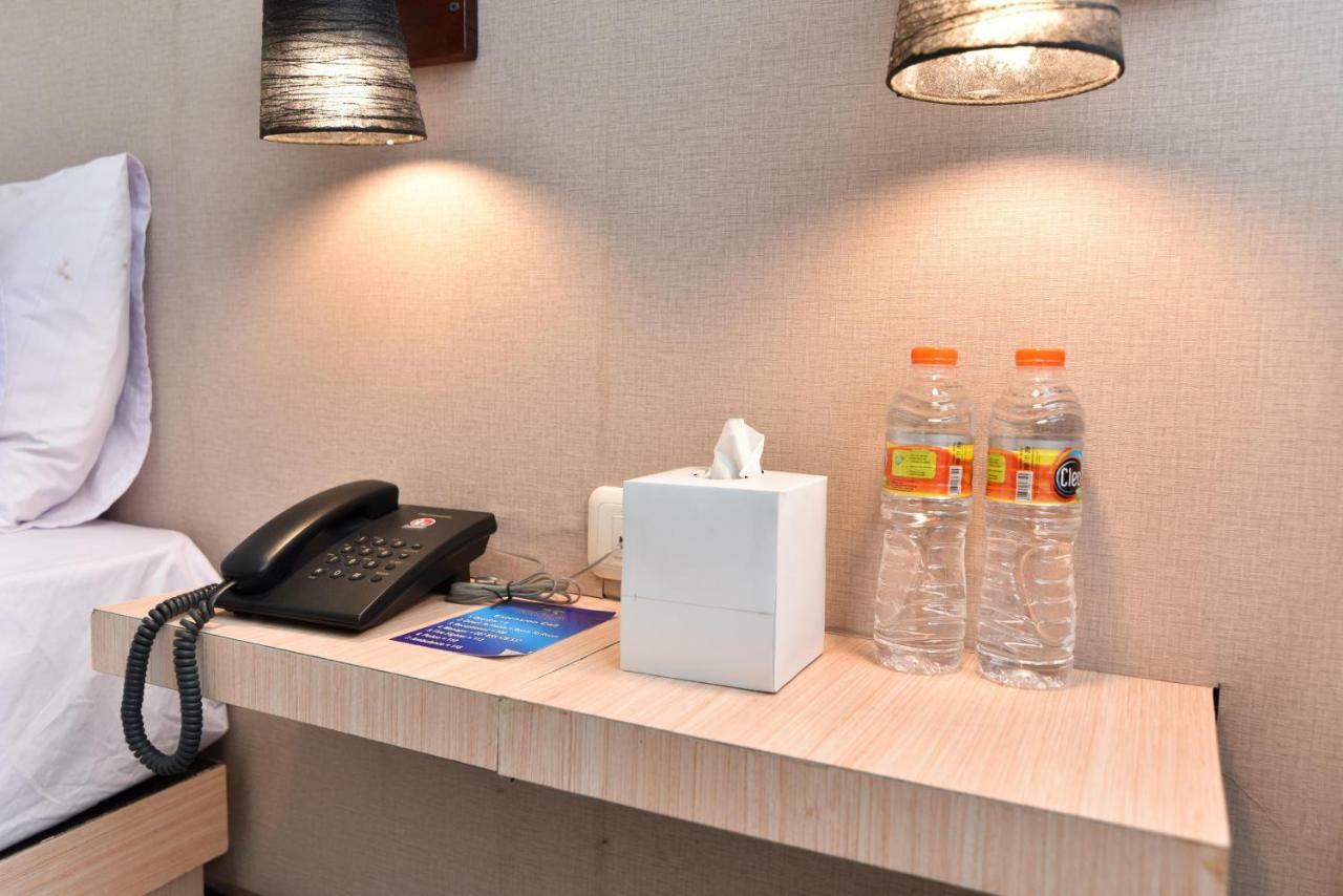 เรดดอร์ซ เนียร์ เลเกียน สตรีท Hotel กูตา ภายนอก รูปภาพ