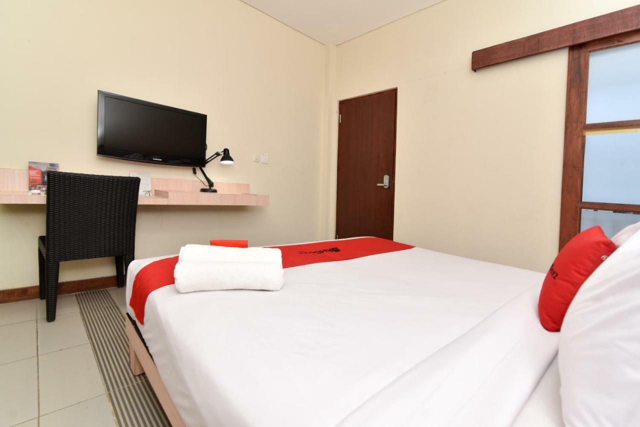 เรดดอร์ซ เนียร์ เลเกียน สตรีท Hotel กูตา ภายนอก รูปภาพ
